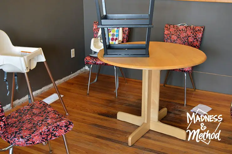 round wood dining table