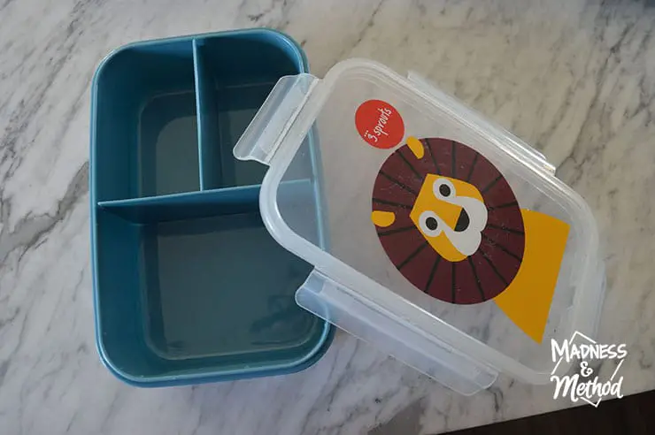 blue bento box with lion lid