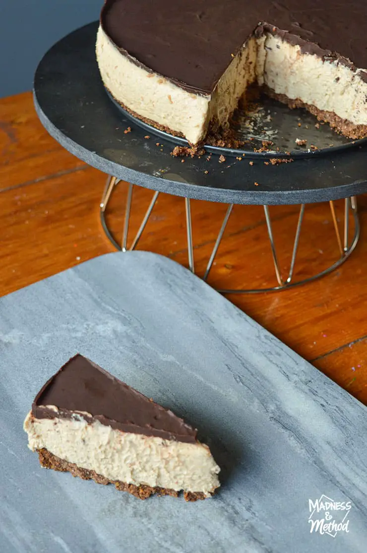 peanut butter chocolate no bake cheesecake and slice