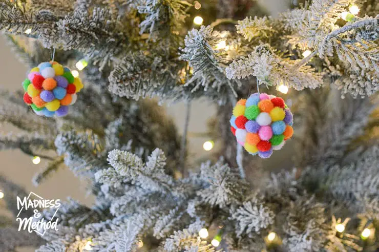 easy pom pom ornament for christmas