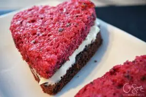 My delicious recipe for red velvet and brownie sandwich bars with cream cheese icing... yum! Perfect for Valentine's Day, but you can adapt the shape (and colour) for any occasion!