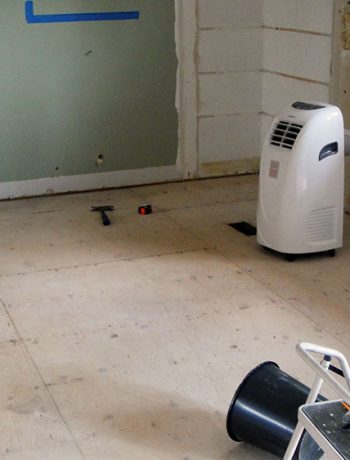 The (painstaking) process of how we took up the old linoleum floors in our kitchen to prepare for the DIY ceramic tile install.