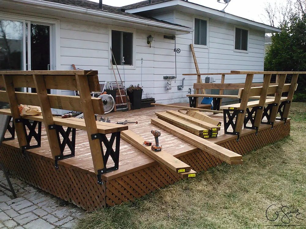 Are you ready to tackle an easy DIY project this summer? Building a corner bench with brackets is a great way to add more seating space to your deck, and these tips will help you avoid any mistakes along the way! 