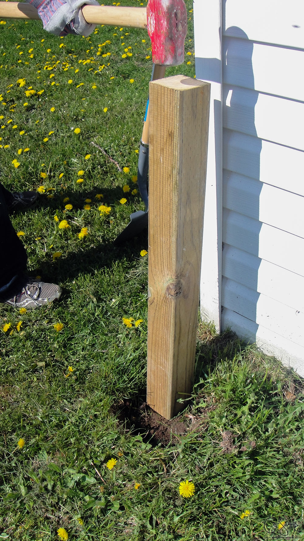 Looking for a DIY build project to kick-start your summer gardening? Here are some easy to follow instructions for building a raised garden bed along a shed (or fence, or whatever!) that you can easily adapt to your space.