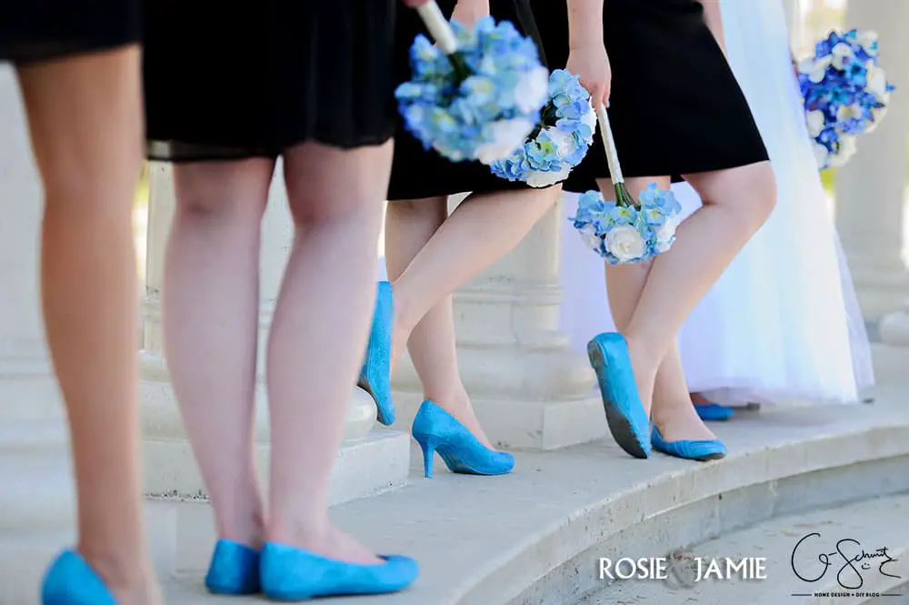 Can you believe that these DIY wedding vases were originally drink cartons? Check out the blog for the super easy and cheap process of turning juice and milk cartons into bright blue sparkly vases for wedding centerpieces and decor. And, check out the other ways I used this same DIY to add some other sparkles to our wedding day as well :)