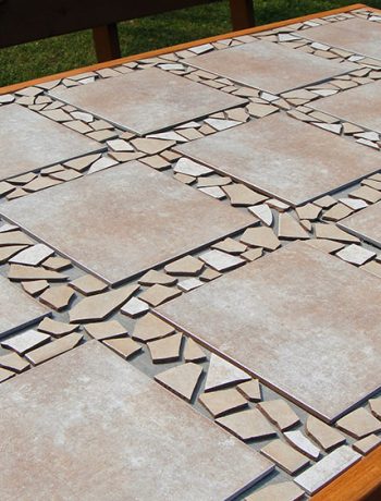 Did your glass patio tabletop break and you’re looking to make a new top? Here’s a super-duper custom patio table that I made using lots of leftover materials. It’s an easy DIY project that can be almost completely customized to anything you want!