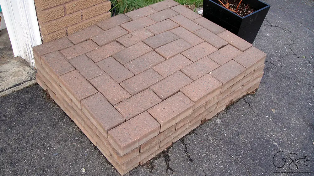 We’ve started our front walkway remodel, and the first step is removing patio stones. If you’re planning on doing a DIY walkway project this summer, these tips are for you! 