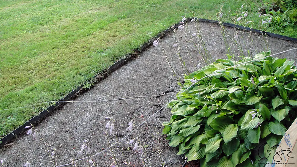 We’ve started our front walkway remodel, and the first step is removing patio stones. If you’re planning on doing a DIY walkway project this summer, these tips are for you! 