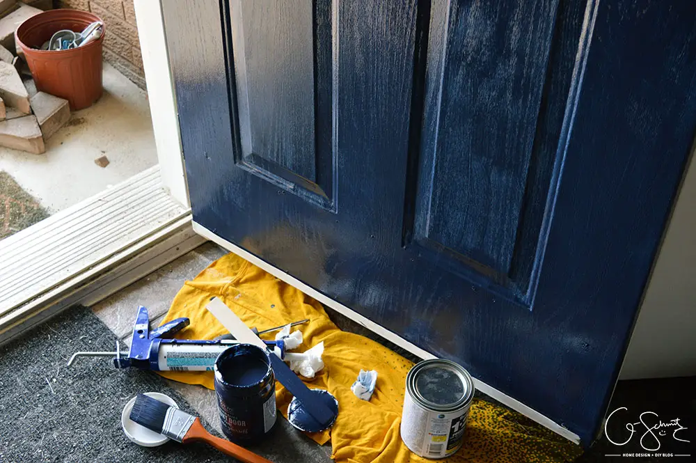 Thinking of updating your front door? In less than a day you can create some major impact for minimal effort. So go ahead and paint the front door any colour you want!