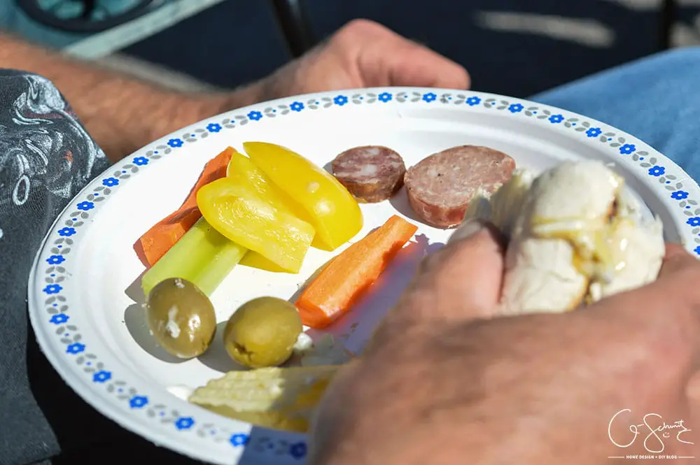 Football and Thanksgiving is not a Canadian activity, but it's HUGE in the States. So if you live somewhere warm and get the chance to tailgate, take it!