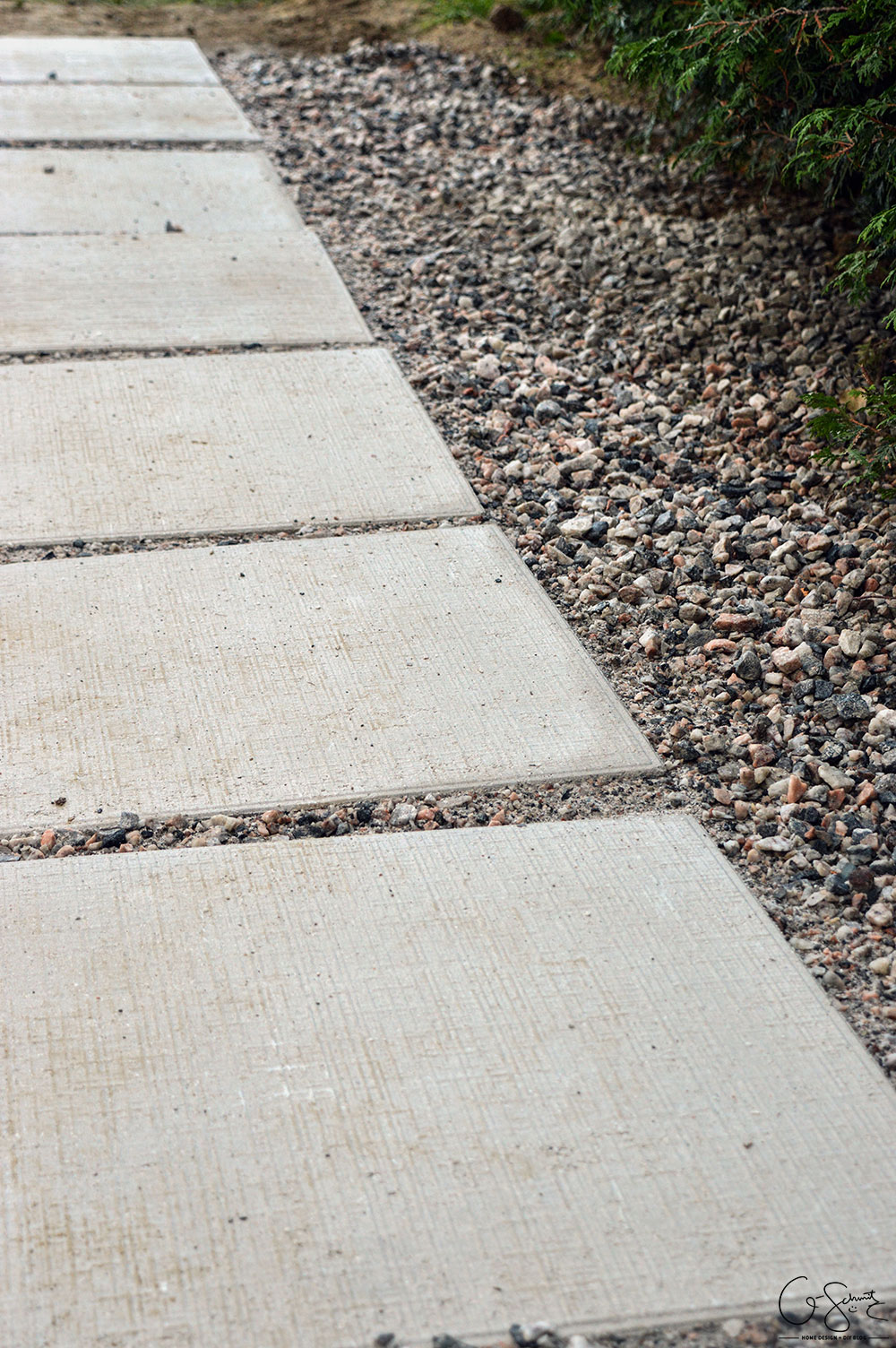 Can you believe this area was just grass and a chain link fence before? Here is the story of how we finished our side yard landscaping :)