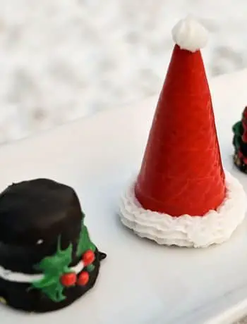 I just completed these super easy custom ice cream cone Santa hats (and snowman hats, and Christmas trees!) and thought I should share how I made them!