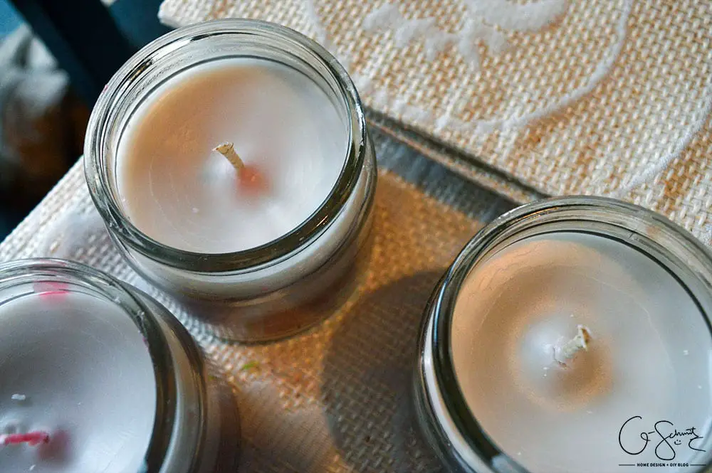 Have you made any homemade DIY scented candles before? Or, are you constantly throwing out the "unused" wax and candle jars. Turn that perfectly good wax into new candles, and surprise your loved ones with your handy skills :)