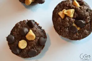 Chocolate, peanut butter and yummy banana flavour come together to make these delicious Chunky Monkey brownie bites; with no added eggs or sugar!