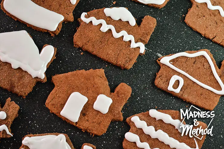 Do you decorate a traditional gingerbread house? Skip the extra messy 3D houses and make a batch of these cocoa ginger cookies to decorate instead!