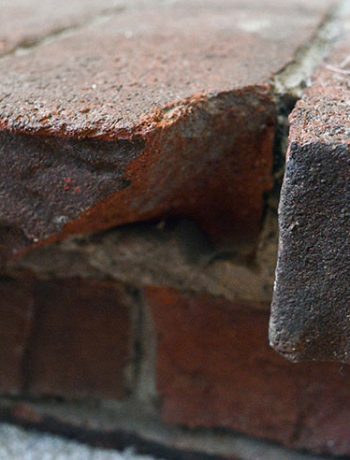 Do you have to fix broken bricks at your house? I came up with a quick DIY hack to fix broken bricks - and I'm going to share my method with you :)