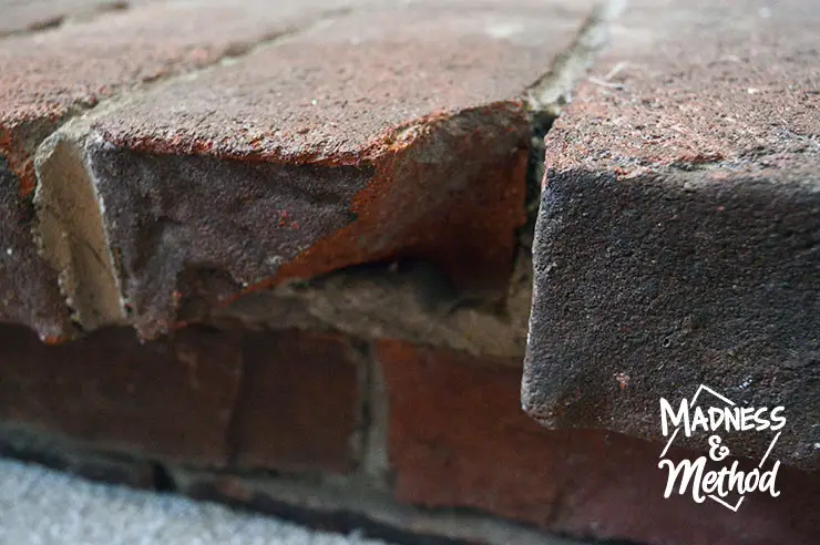 Do you have to fix broken bricks at your house? I came up with a quick DIY hack to fix broken bricks - and I'm going to share my method with you :)