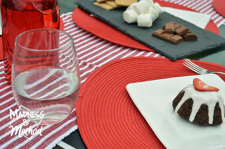 What are your plans for Canada Day!? If you’re planning on celebrating in style, you might want to get some red and white table décor for your event!