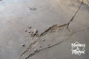 garage concrete crack