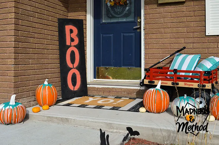 halloween porch setup