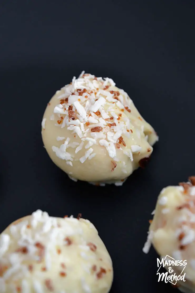 white-chocolate-coconut-truffles-02