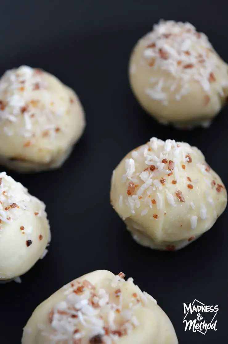 white-chocolate-coconut-truffles-05