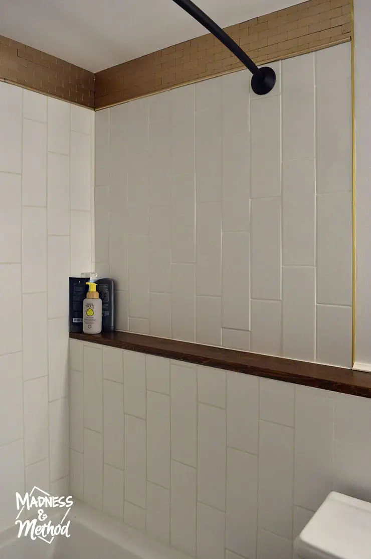 bathtub ledge