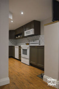 dark cabinets white appliances