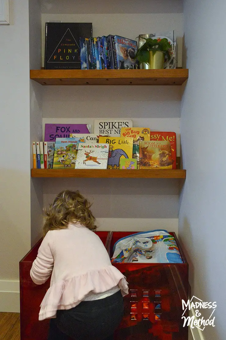 kids using shelves