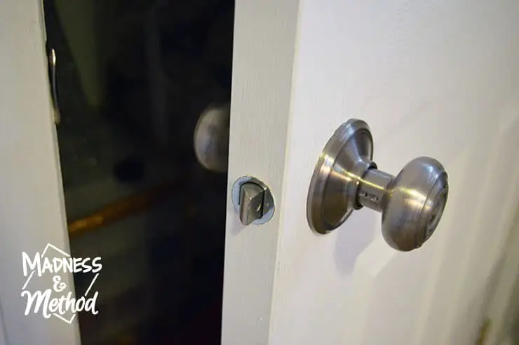 installing doorknob