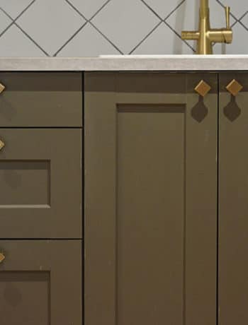 painted cabinets wear