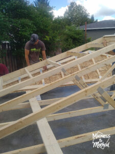 assembling garage roof trusses