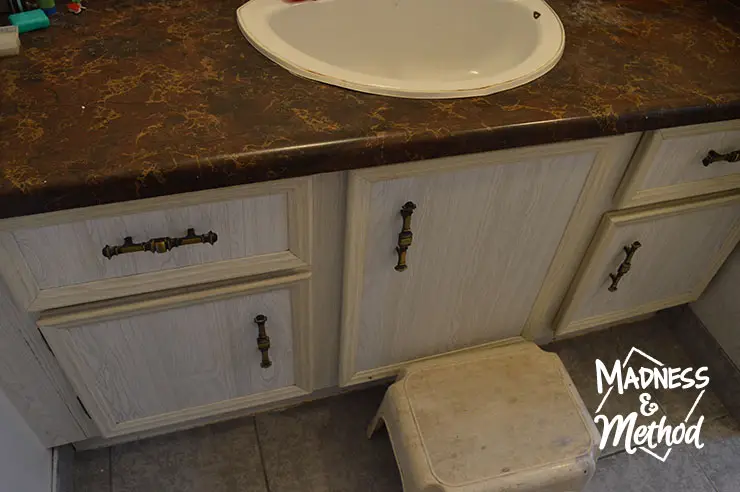 How to Easily Spray Paint Bathroom Countertops - My Homier Home