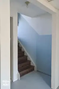 basement stairs landing