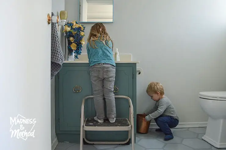 kids using sink