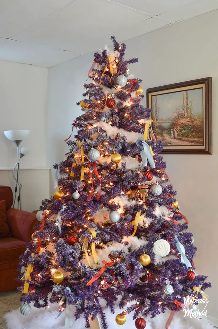 christmas tree with bows and balls