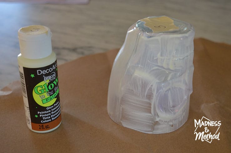 glow in the dark paint