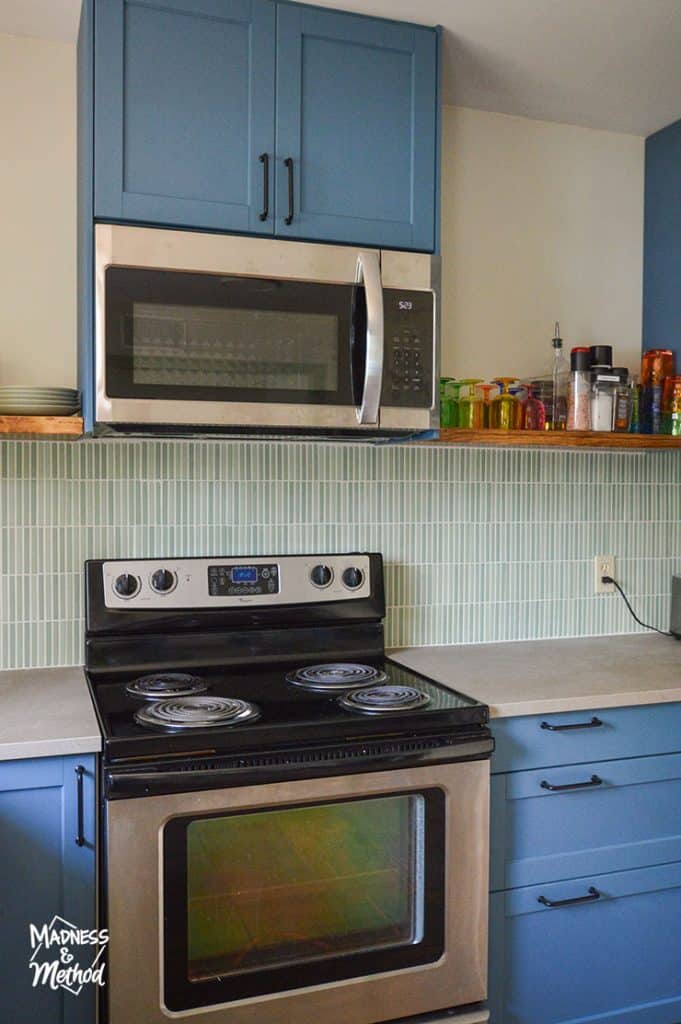 microhood above oven